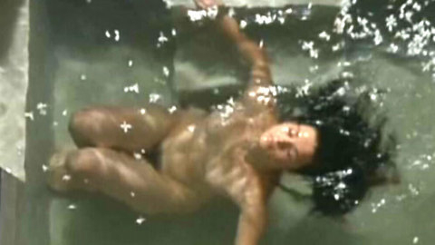 Pic: Delphine Forest in Le nombril du monde