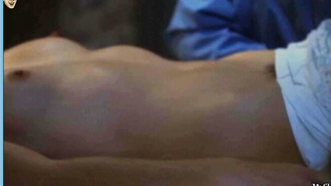 Pic: Delphine Forest in Le nombril du monde