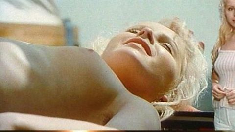 Pic: Julie Jurištová in Aber Doktor!