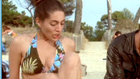 Pic: Caterina Murino in L' amour aux trousses