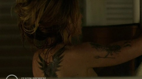 Pic: Sarah Carter in Falling Skies