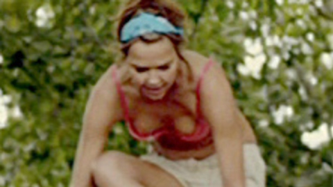 Pic: Arielle Kebbel in Answer This!
