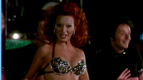 Pic: Iris Chacón in La mujer es un buen negocio