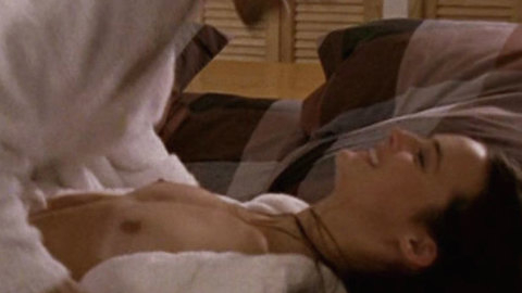 Pic: Jennifer Decker in L' amour dangereux