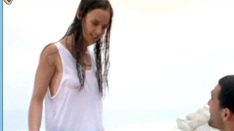 Pic: Jennifer Decker in L' amour dangereux