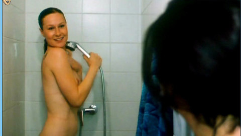 Pic: Julie Marboeuf in Temps de chien