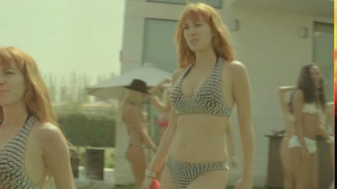 Pic: Kira Miró in Isi & Disi, alto voltaje