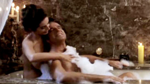 Pic: Emanuela Folliero in Merry Christmas