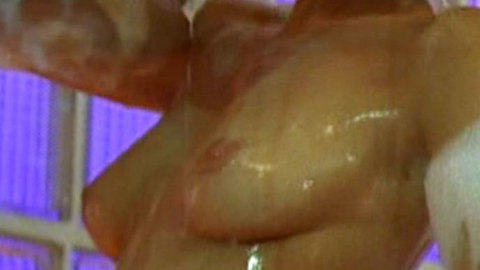 Pic: Linda Paris in La Fille de mes rêves