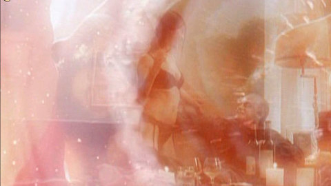 Pic: Menh-Wai Trinh in Rojo sangre