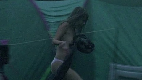 Pic: Mélanie Laurent in Je vais bien, ne t'en fais pas