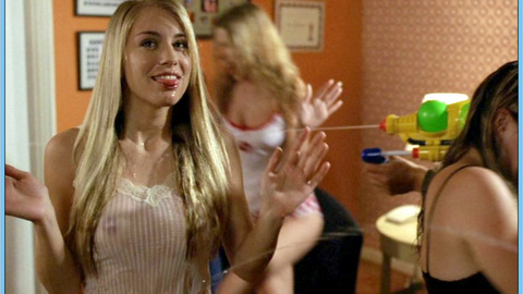 Pic: Jennifer Holland in House of the Dead 2