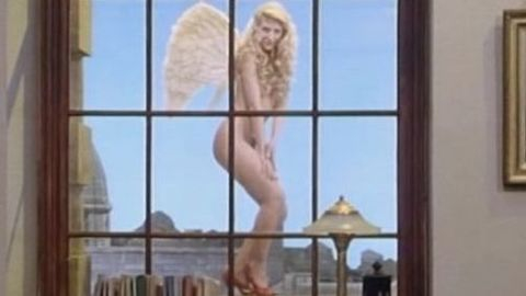 Pic: Carrie Leigh in Lipstick on Your Collar