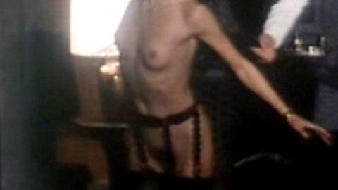 Pic: Paola Montenero in Il mondo porno di due sorelle