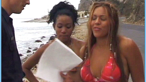 Pic: Laura Nativo in Aquanoids