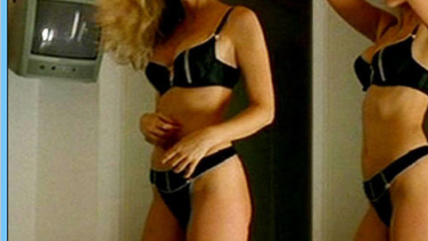 Pic: Simone Müterthies in Snowboarder (2003)