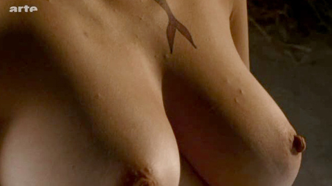 Pic: Blanche Veisberg in Dans la peau