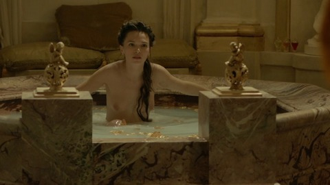 Pic: Anna Brewster in Versailles