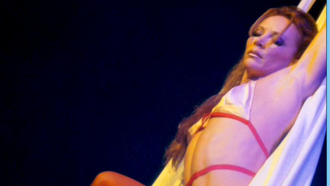 Pic: Mam Smith in Stay