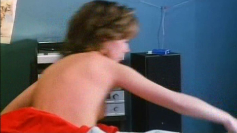 Pic: Sonia Vollereaux in Vous habitez chez vos parents?