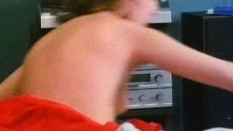 Pic: Sonia Vollereaux in Vous habitez chez vos parents?