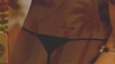 Pic: Sara Martins in Les oiseaux du ciel