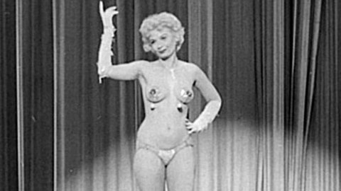 Pic: Virginia Valentine in Peek-a-Boo