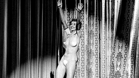 Pic: Venus in Peek-a-Boo