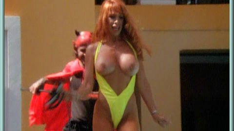 Pic: Jackie Nealon in Bikini Summer 3