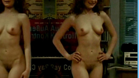 Pic: Lilian Naumann in Oben ohne