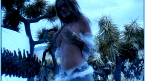 Pic: Carrie Gonzalez in Dawn of the Living Dead