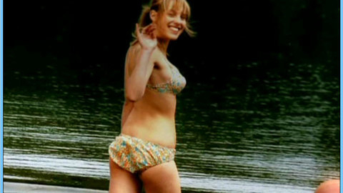 Pic: Jelena Weber in Elementarteilchen