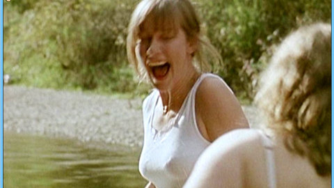 Pic: Sandra Hüller in Requiem (2006)