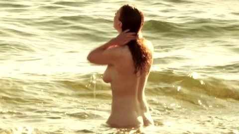 Pic: Lola Naymark in Ariane's Thread