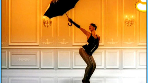 Pic: Rihanna in Umbrella