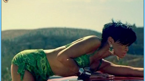 Pic: Rihanna in Rehab