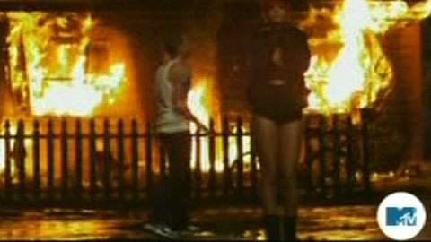 Pic: Rihanna in Eminem: Love the Way You Lie