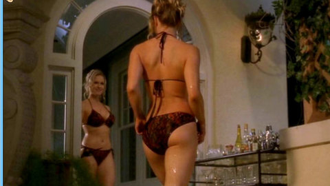 Pic: Elaine Klimaszewski in Drop Dead Sexy