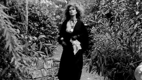 Pic: Michele Valley in Singapore Sling