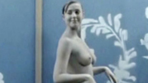 Pic: Francesca Strauss in 7 1/2 Frauen