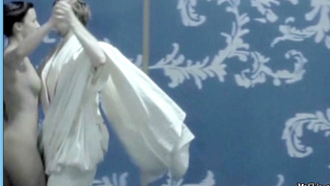 Pic: Caroline Castner in 7 1/2 Frauen