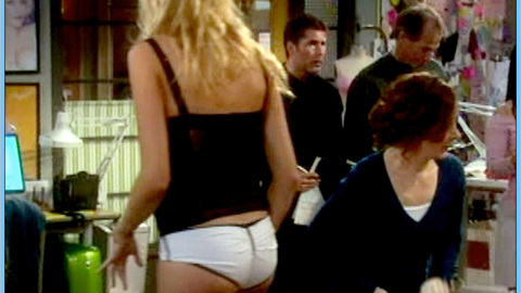 Pic: Molly Stanton in Twins (2005)