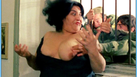 Pic: Alessandra Vazzoler in La soldatessa alle grandi manovre