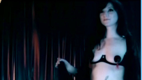 Pic: Charlotte Roche in 1. 2. 3.