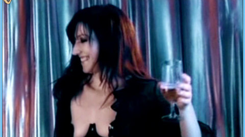 Pic: Charlotte Roche in 1. 2. 3.