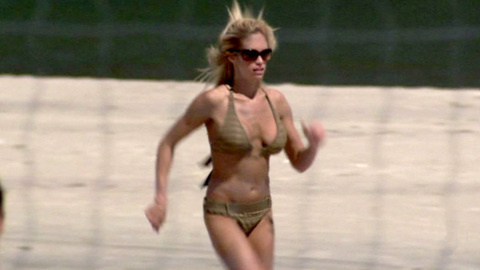 Pic: Heather Lutz in One Ocean View