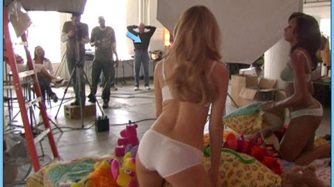 Pic: Jennifer Lyons in Dorm Daze 2