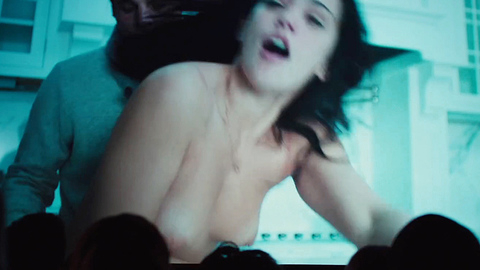 Pic: Natalie Martinez in Broken City