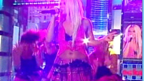 Pic: Brooke Hogan in Total Request Live