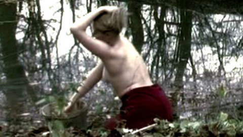 Pic: Nadja Brand in Broken